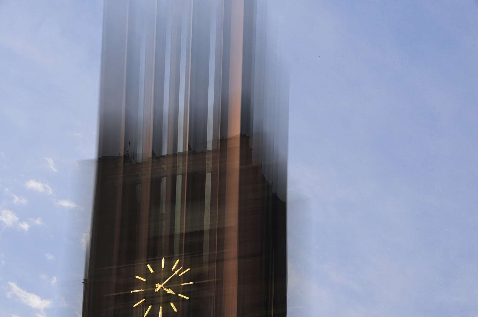 Klicken um die Schaltflächen zu zeigen oder zu verbergen