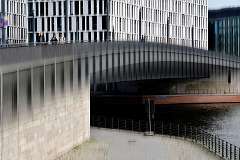 7: Hugo-Preuß-Brücke